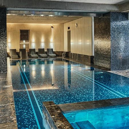 Hotel Monopol Breslávia Exterior foto The pool at The Dorchester