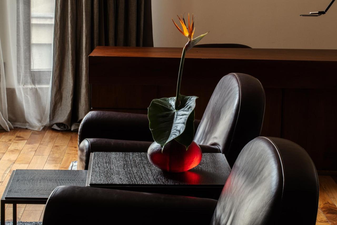 Hotel Monopol Breslávia Exterior foto Bird of Paradise flower